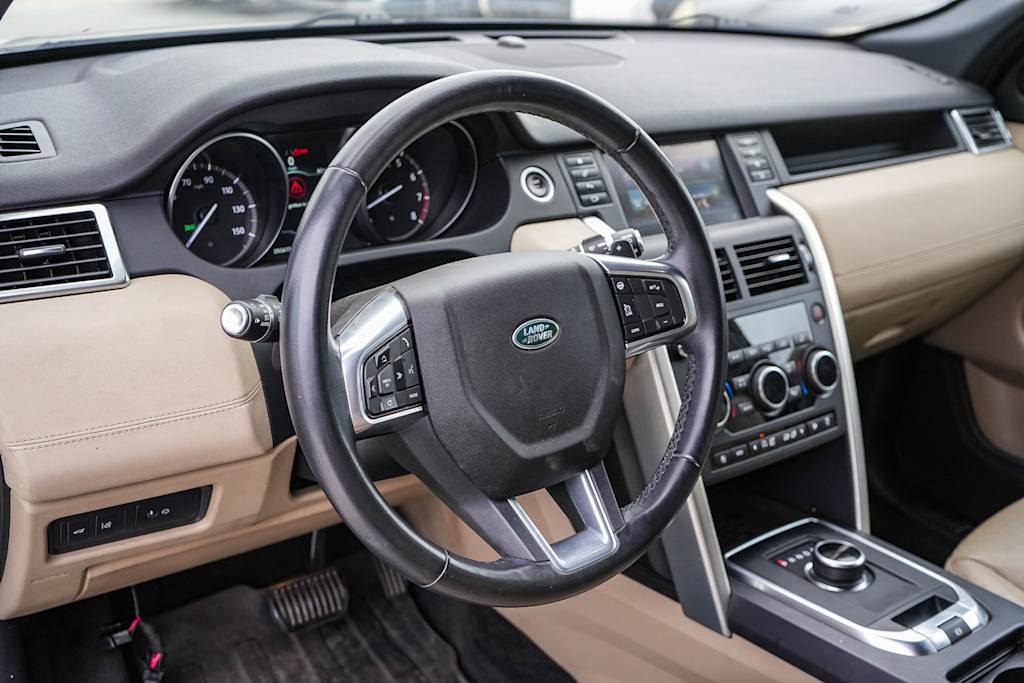 Thumbnail: 2019 Land Rover Discovery Sport - 2