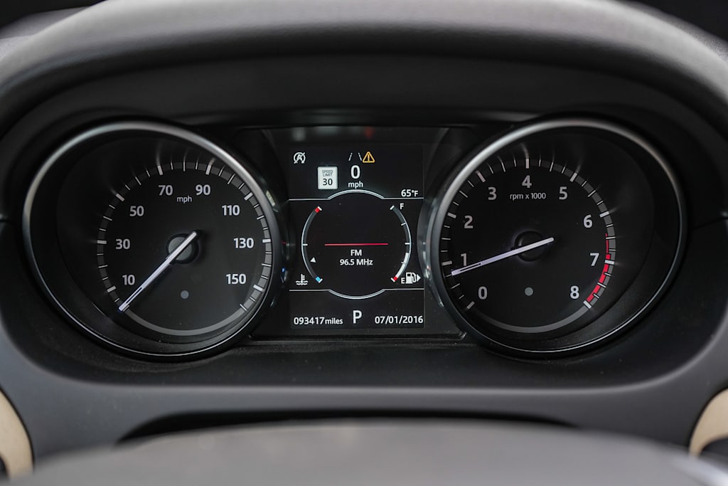 Thumbnail: 2019 Land Rover Discovery Sport - 12