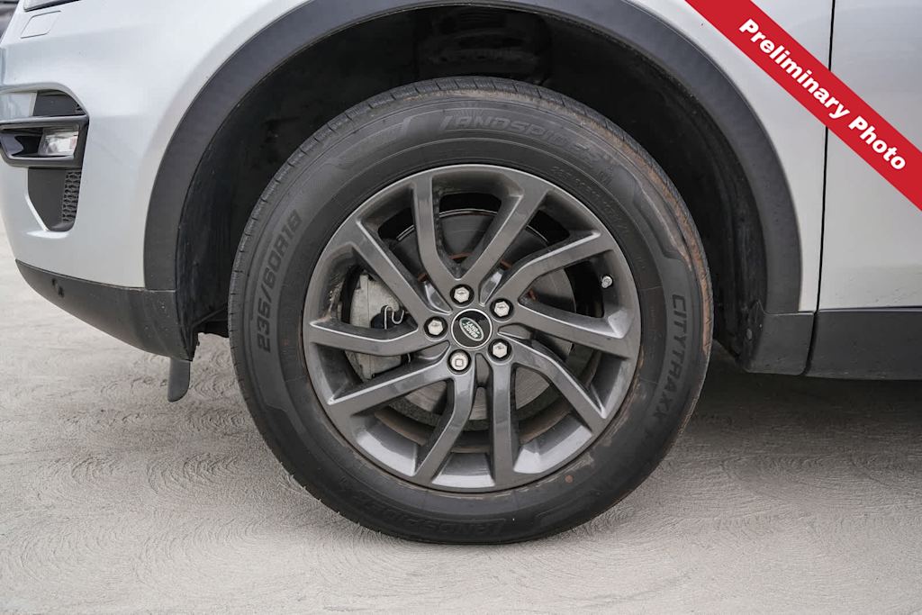 Thumbnail: 2019 Land Rover Discovery Sport - 17