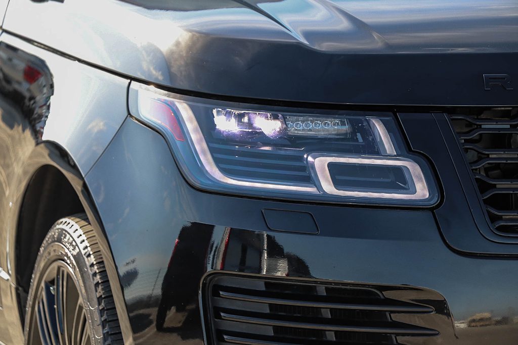 Thumbnail: 2021 Land Rover Range Rover - 17