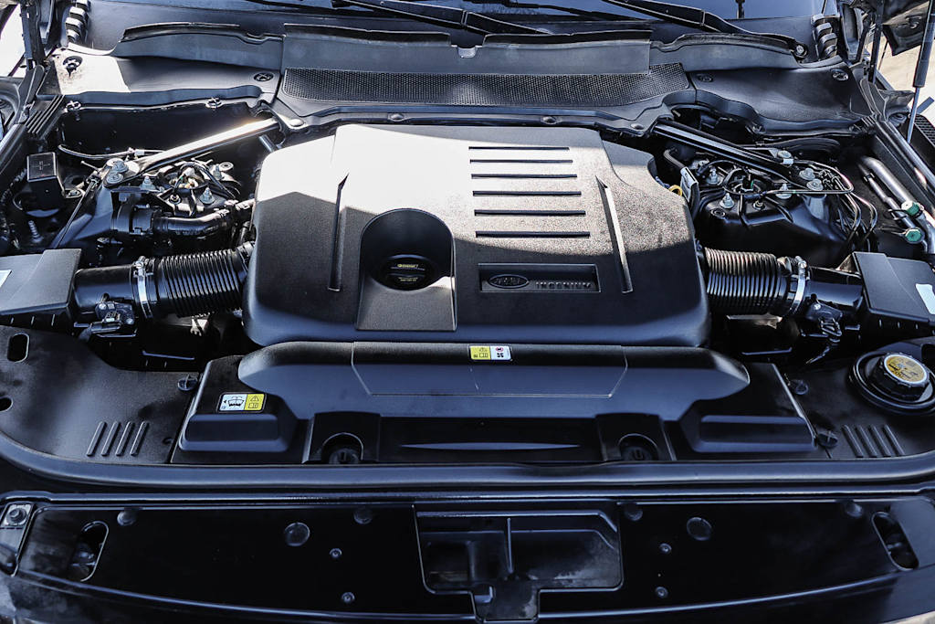 Thumbnail: 2021 Land Rover Range Rover - 7