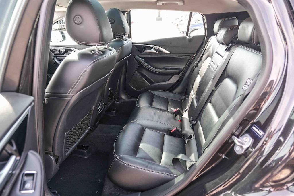 Thumbnail: 2019 INFINITI QX30 - 9