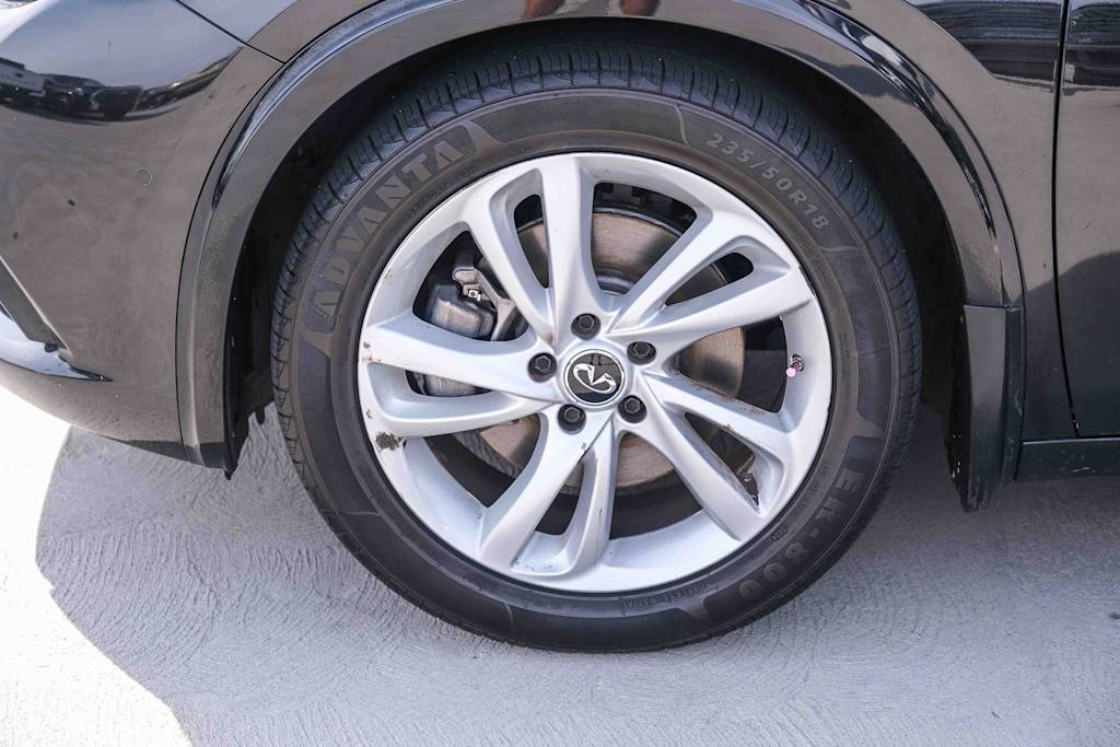Thumbnail: 2019 INFINITI QX30 - 17