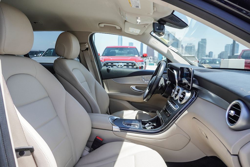 Image 10 of 2021 Mercedes-Benz GLC