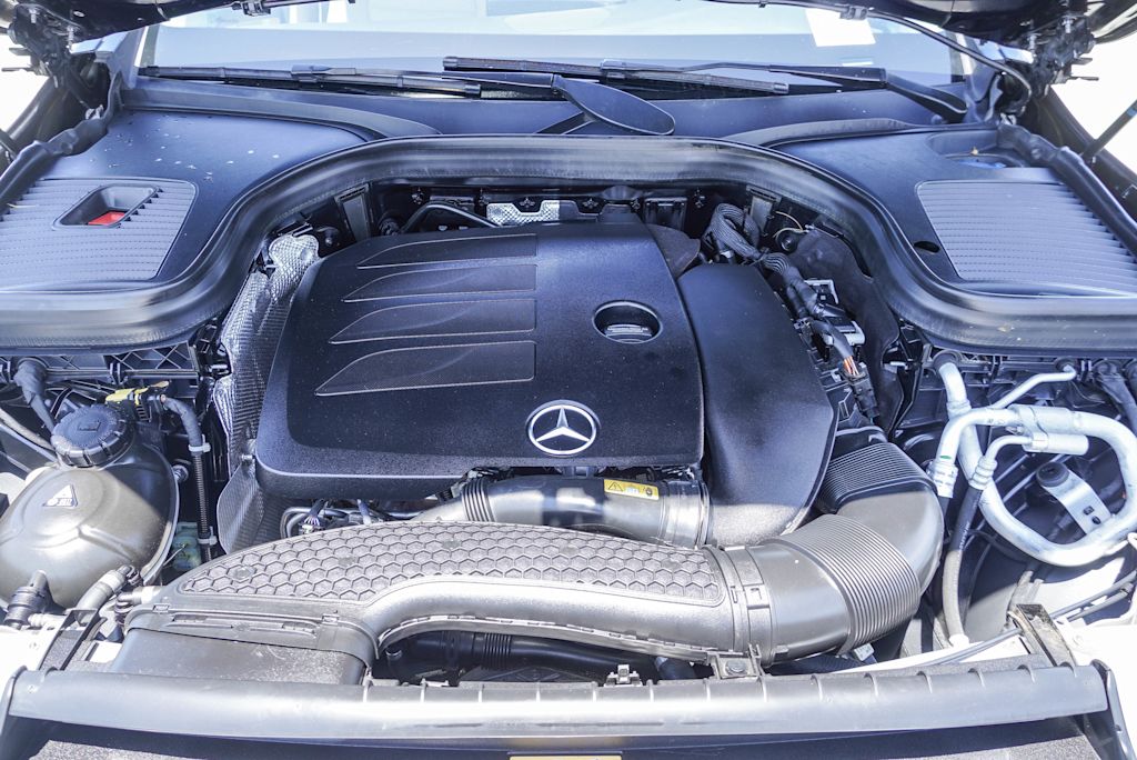 Image 8 of 2021 Mercedes-Benz GLC