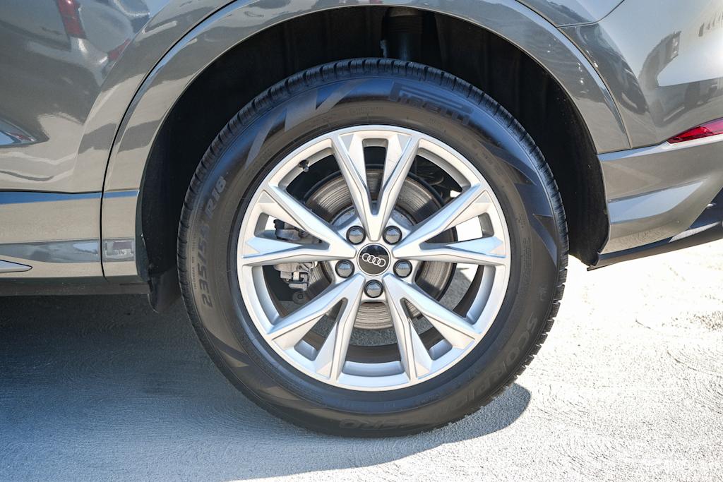 Thumbnail: 2024 Audi Q3 - 6
