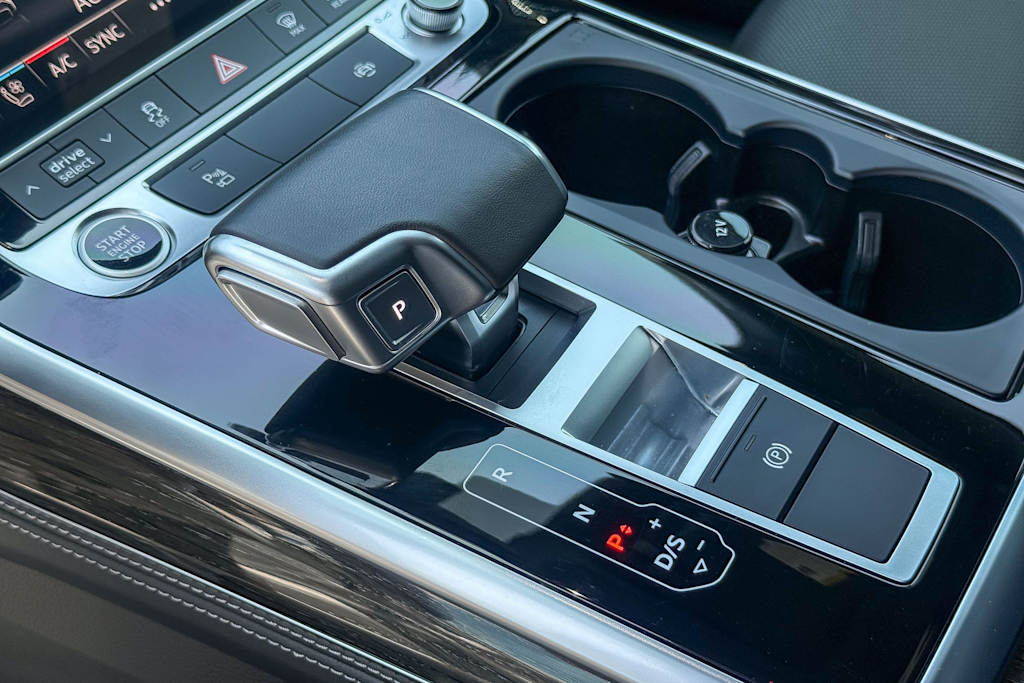 Thumbnail: 2025 Audi Q7 - 6