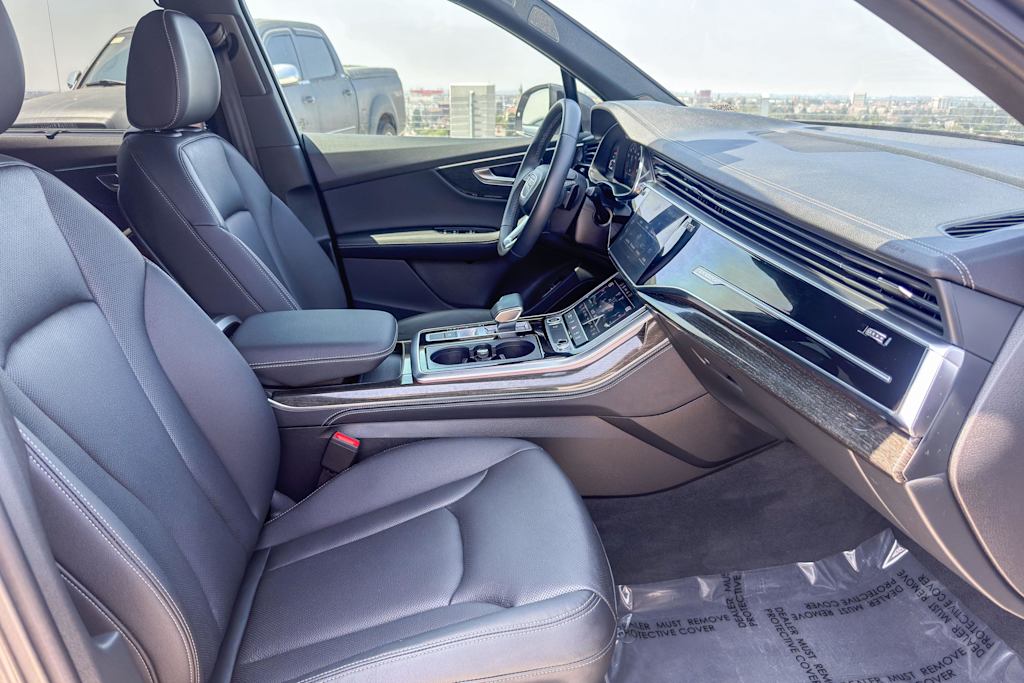 Thumbnail: 2025 Audi Q7 - 10