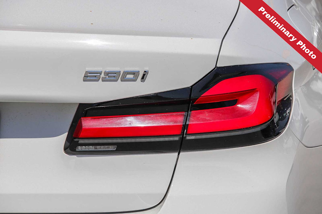 Thumbnail: 2021 BMW 5 Series - 17