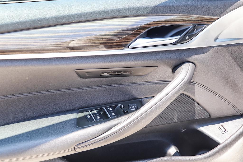 Thumbnail: 2019 BMW 5 Series - 24