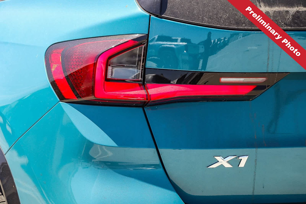 Thumbnail: 2023 BMW X1 - 17