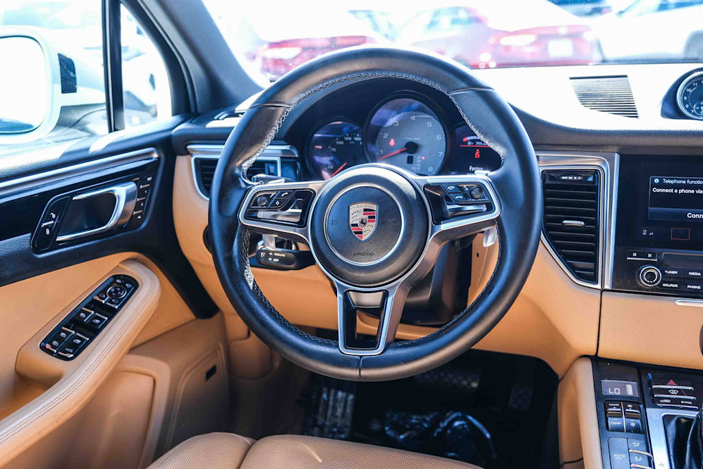 Thumbnail: 2018 Porsche Macan - 2