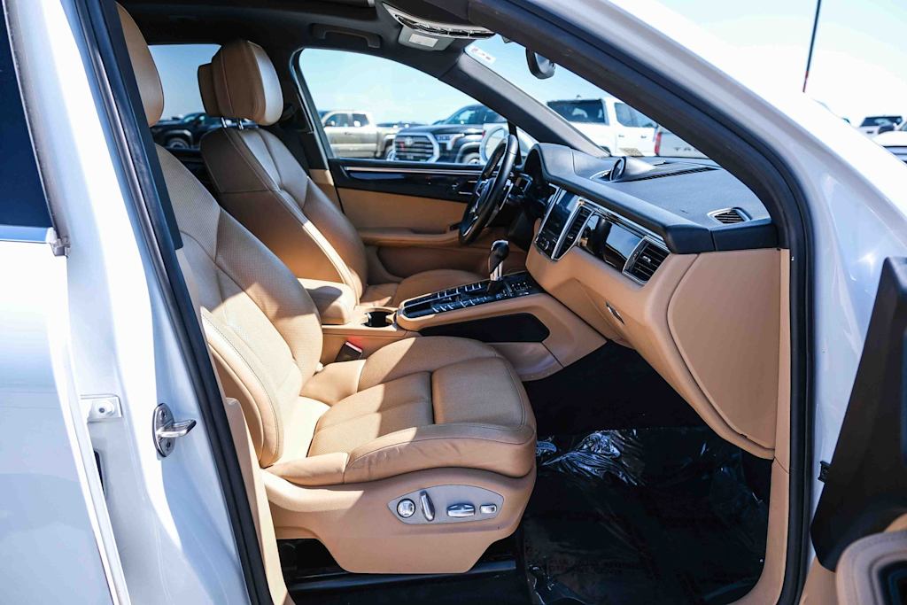 Thumbnail: 2018 Porsche Macan - 9