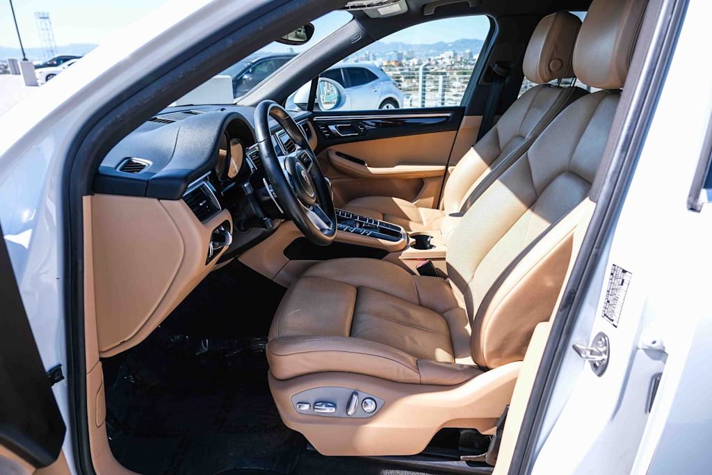 Thumbnail: 2018 Porsche Macan - 10