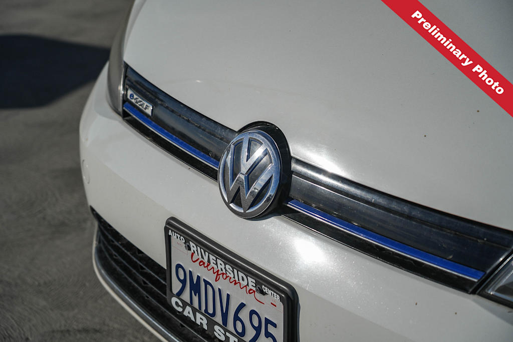 Thumbnail: 2016 Volkswagen e-Golf - 6