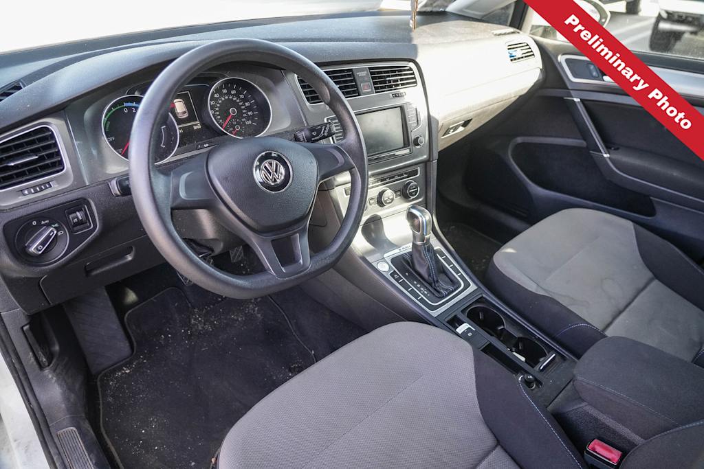 Thumbnail: 2016 Volkswagen e-Golf - 2