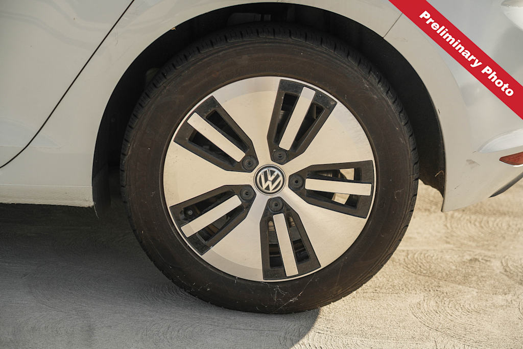 Thumbnail: 2016 Volkswagen e-Golf - 7