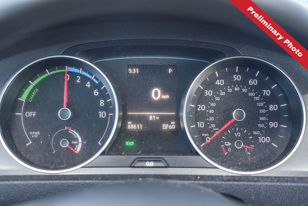 Thumbnail: 2016 Volkswagen e-Golf - 13