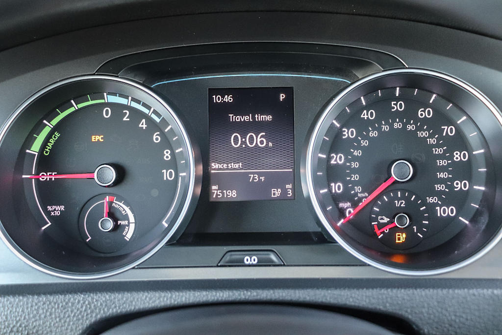 Thumbnail: 2016 Volkswagen e-Golf - 15