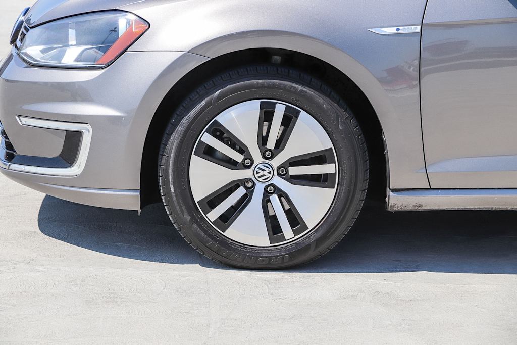 Thumbnail: 2016 Volkswagen e-Golf - 7