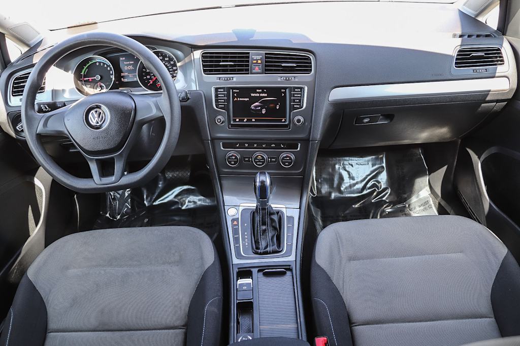 Thumbnail: 2016 Volkswagen e-Golf - 2