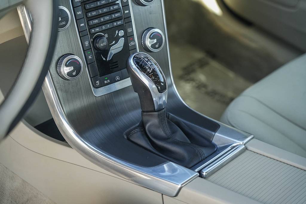 Thumbnail: 2015 Volvo S60 - 14
