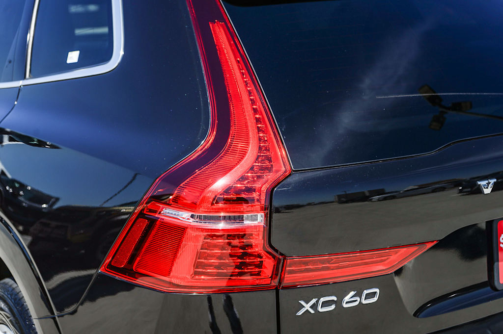Thumbnail: 2018 Volvo XC60 - 30