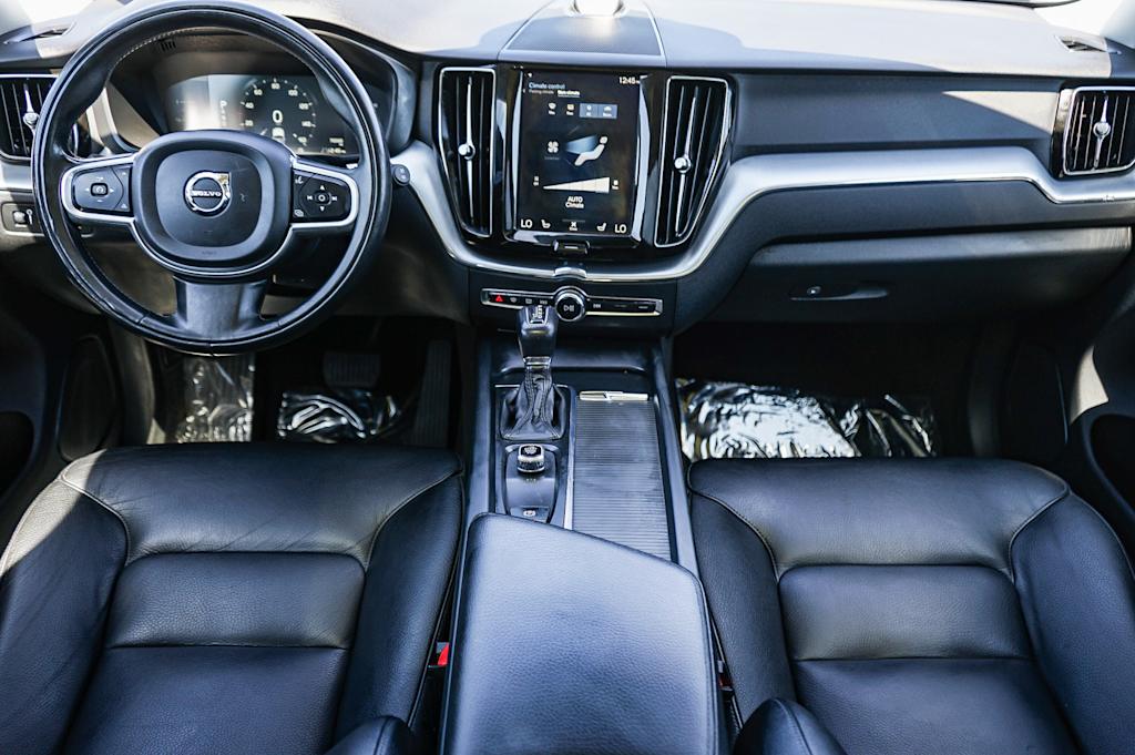 Thumbnail: 2018 Volvo XC60 - 2
