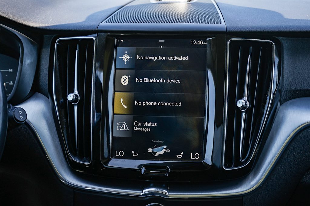 Thumbnail: 2018 Volvo XC60 - 14