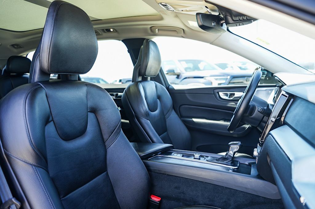 Thumbnail: 2018 Volvo XC60 - 9
