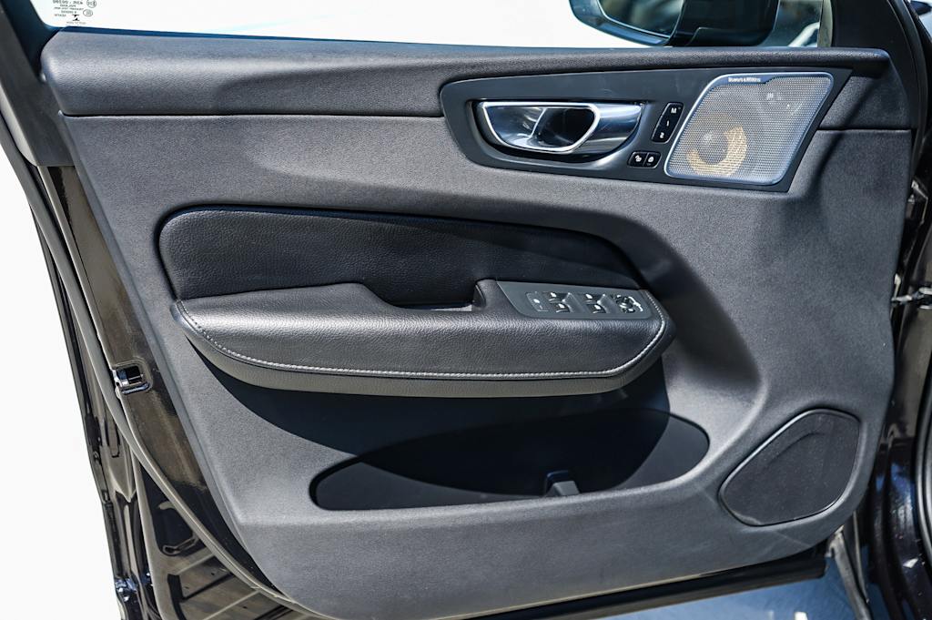 Thumbnail: 2018 Volvo XC60 - 44