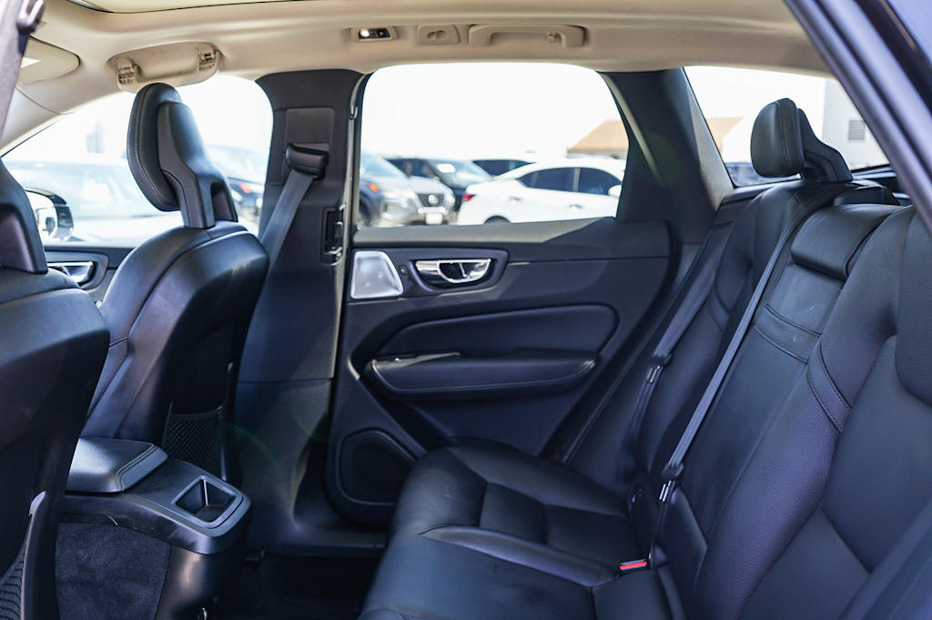 Thumbnail: 2018 Volvo XC60 - 39