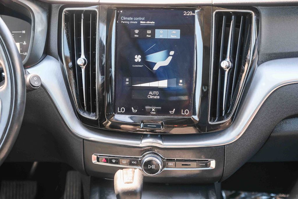 Thumbnail: 2018 Volvo XC60 - 36
