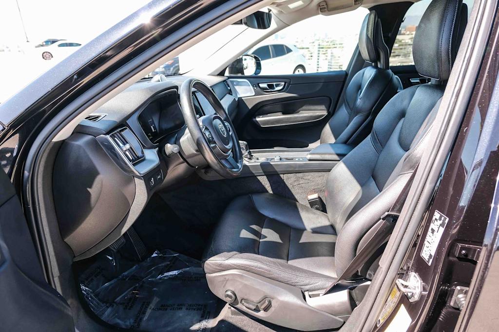 Thumbnail: 2018 Volvo XC60 - 40
