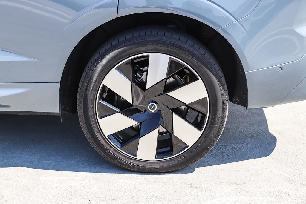 Thumbnail: 2023 Volvo XC60 - 21