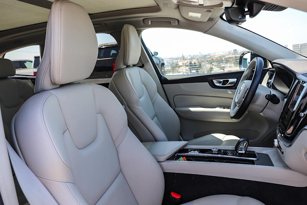 Thumbnail: 2023 Volvo XC60 - 9