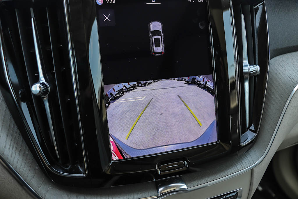 Thumbnail: 2023 Volvo XC60 - 24