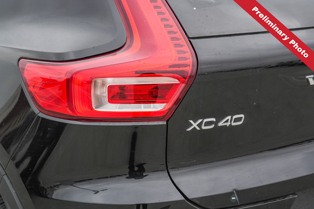 Thumbnail: 2025 Volvo XC40 - 16