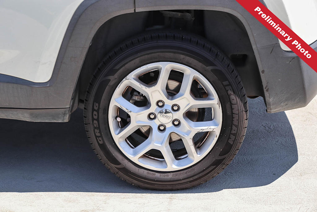Thumbnail: 2017 Jeep Renegade - 19