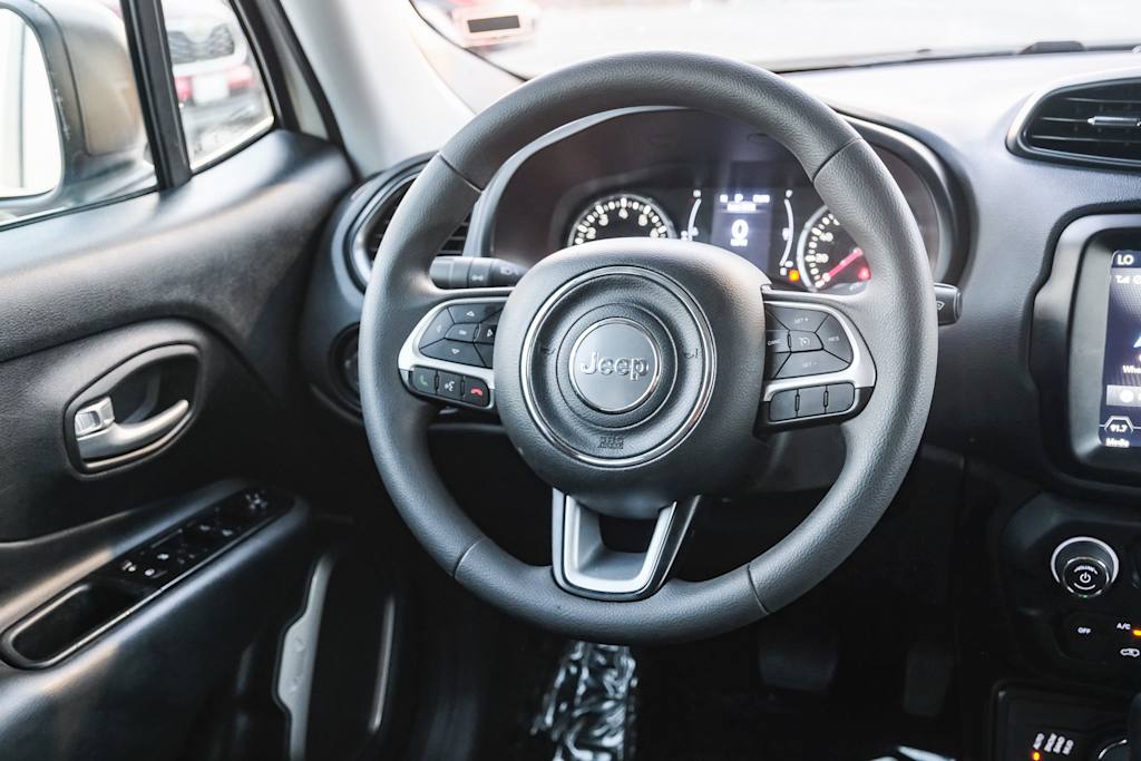 Thumbnail: 2023 Jeep Renegade - 9
