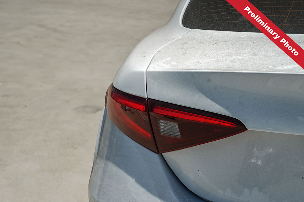 Thumbnail: 2020 Alfa Romeo Giulia - 16