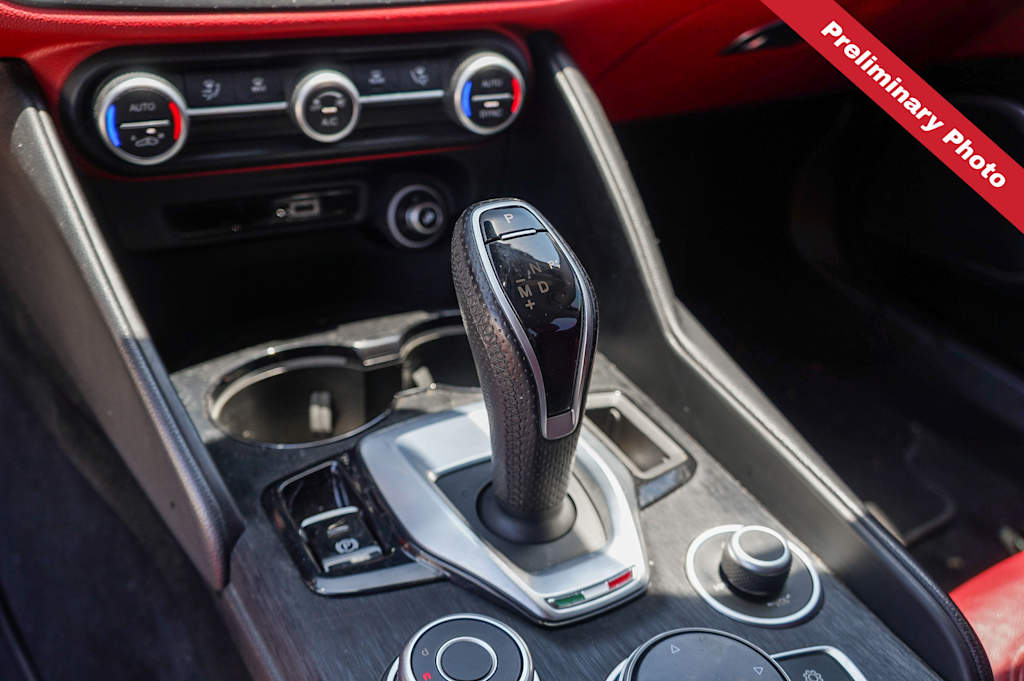 Thumbnail: 2020 Alfa Romeo Giulia - 10