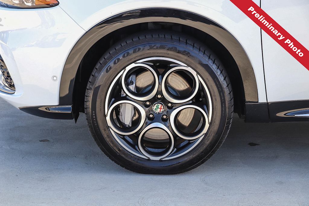 Thumbnail: 2024 Alfa Romeo Tonale - 7