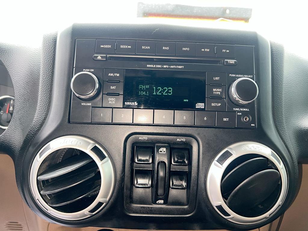 Thumbnail: 2012 Jeep Wrangler - 20