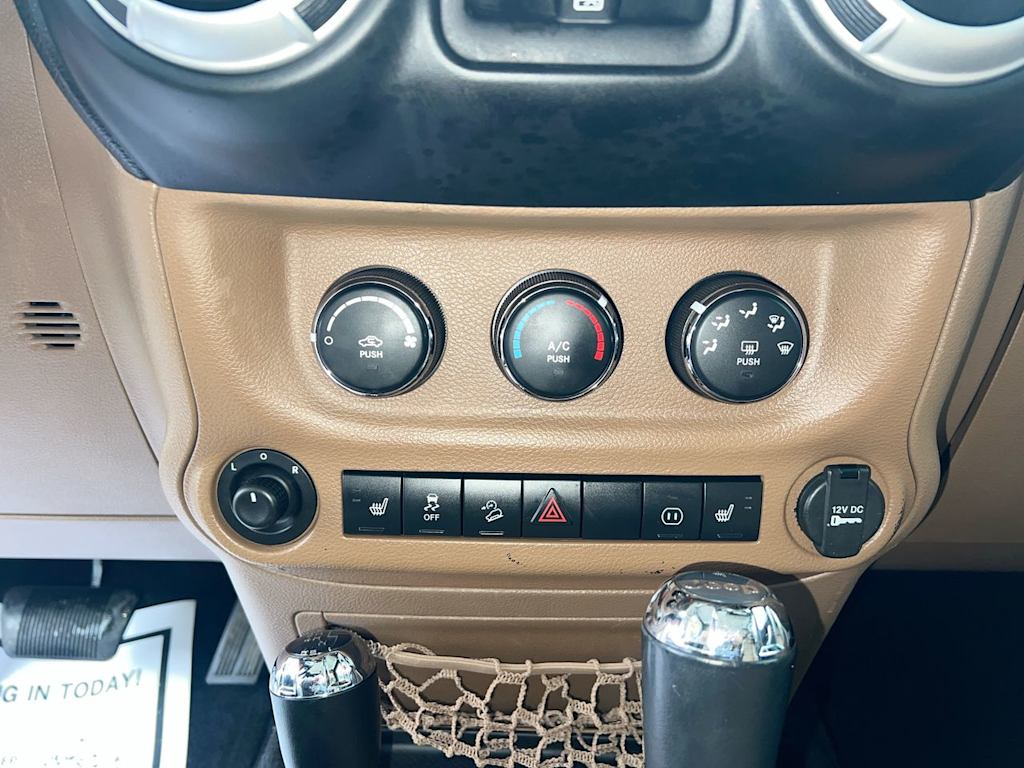 Thumbnail: 2012 Jeep Wrangler - 22