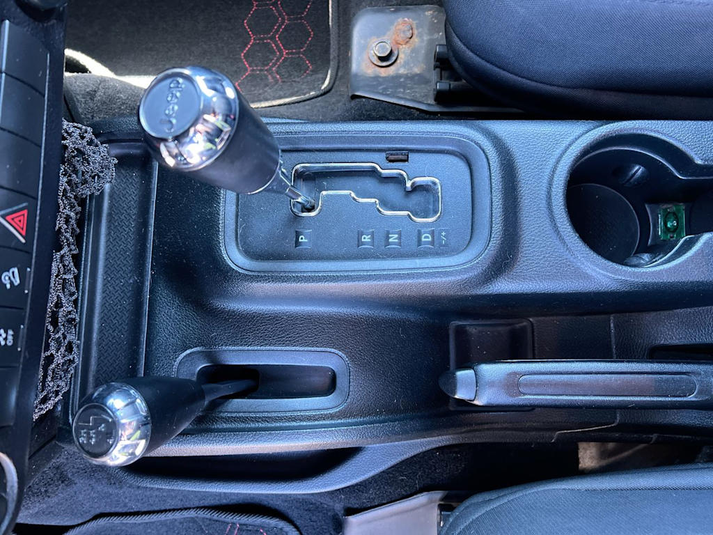 Thumbnail: 2018 Jeep Wrangler - 25