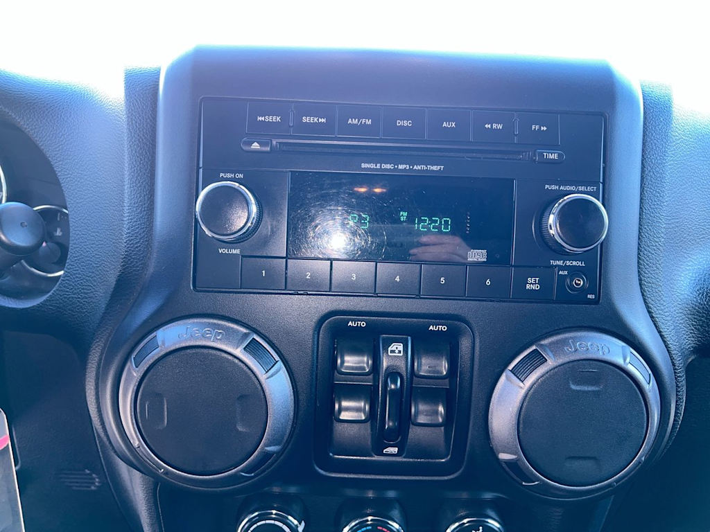 Thumbnail: 2018 Jeep Wrangler - 22