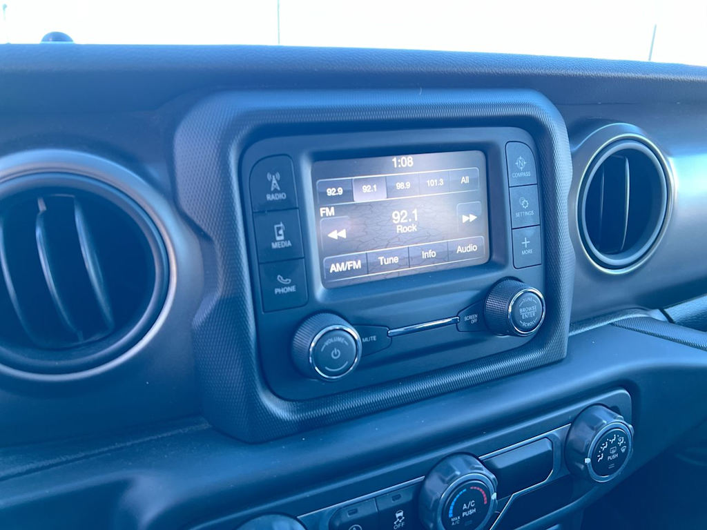 Thumbnail: 2018 Jeep Wrangler - 11