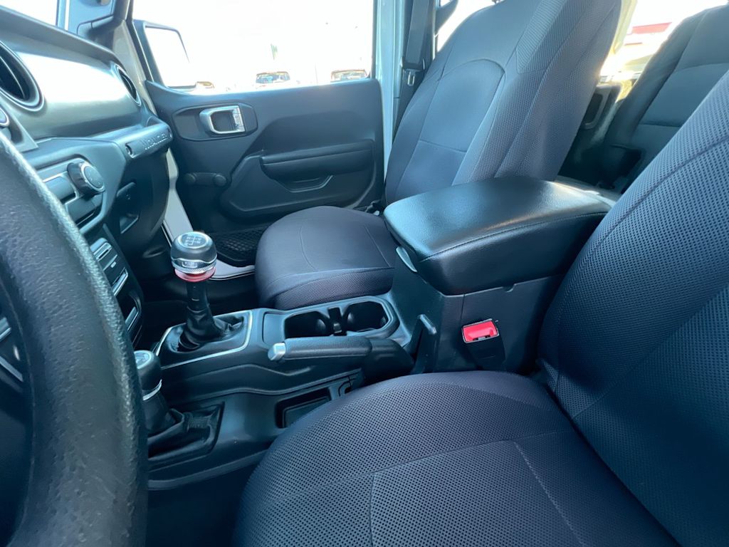 Thumbnail: 2018 Jeep Wrangler - 9