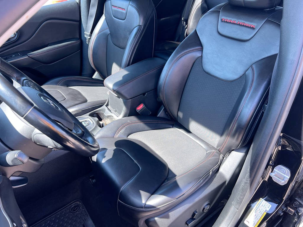 Thumbnail: 2020 Jeep Cherokee - 9